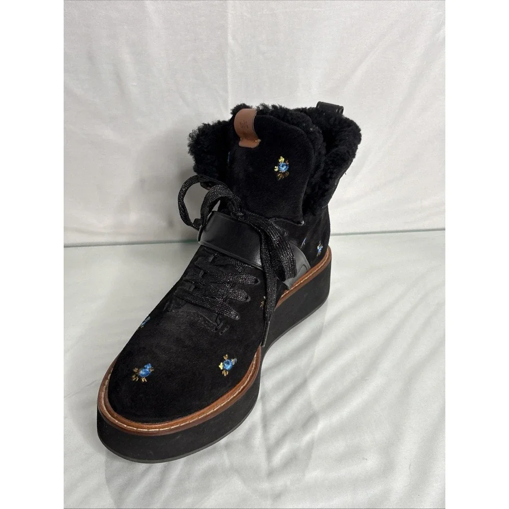 Coach city hiker